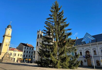 Vlaňajší vianočný stromček na Námestí SNP