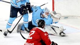 FOTO: Barani deklasovali prvý Slovan 5:0, krstila sa aj kniha k storočnici + HLASY