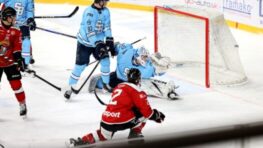 FOTO: Barani deklasovali prvý Slovan 5:0, krstila sa aj kniha k storočnici + HLASY