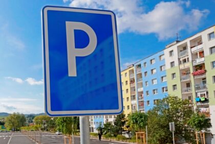 Parkovisko v Sásovej