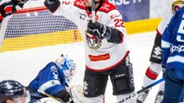 FOTO: Bystričania pokorili vedúci Slovan na jeho ľade, boli lepším tímom + HLASY