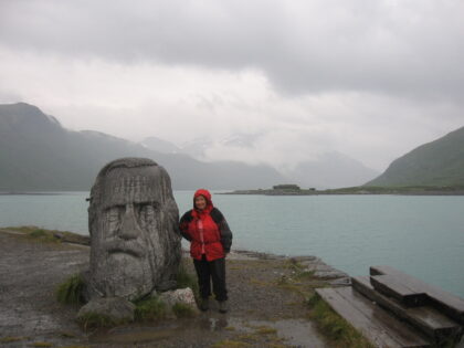 Socha básnika Vinjeho pri jazere Bygdin