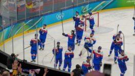 Úspešný olympijský deň: Hokejisti SR do boja o medailu, biatlonistky desiate, Vlhová dvadsiata