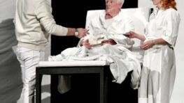 Navštívte divadelné predstavenie Otec v banskobystrickej Aule SZU 16. marca 2026
