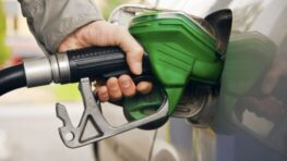 Slovensko sa nachádza v stave ropnej núdze, napriek tomu sú zatiaľ ceny palív nižšie ako v okolitých krajinách