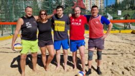 Jediné Beach volejbalové ihrisko v Sásovej na Rudohorskej ulici je pripravené na prevádzku