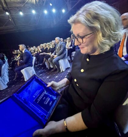 Elena Drapáčová s ocenením