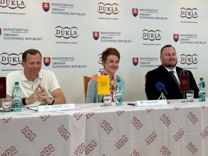 Zľava Gabriel Baran, Miriam Lapuníková a Stanislav Kandrik
