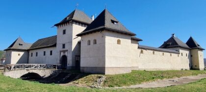 Vodný hrad Hronsek