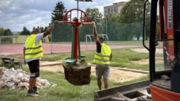 Začala sa rekonštrukcia ďalších areálov základných škôl, popoludní budú slúžiť verejnosti