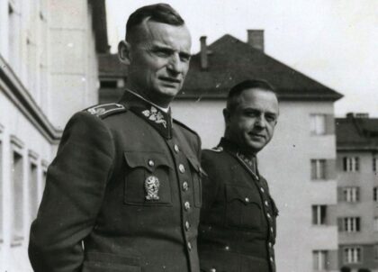 Zľava brigádny generál Ján Golian a divízny generál Rudolf Viest 