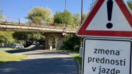 Most na Mládežníckej ulici je uzatvorený, mesto dopravnú situáciu priebežne sleduje