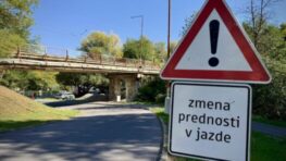 Most na Mládežníckej ulici je uzatvorený, mesto dopravnú situáciu priebežne sleduje