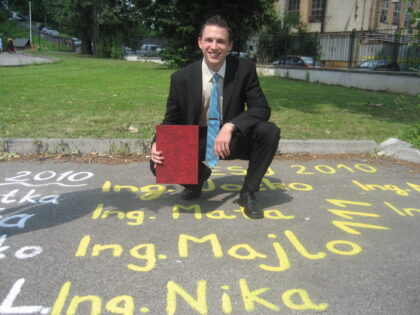 S vysokoškolským diplomom