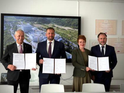 Podpis memoranda medzi Rooseveltovou nemocnicou, ministerstvom zdravotníctva a mestom Banská Bystrica