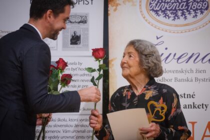 Župan Ondrej Lunter s laureátkou ocenenia Živeny